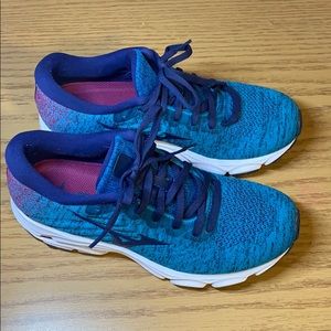 Mizuno Wave Inspire 16 running shoe